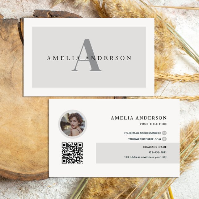 Moderne Initialen Name Graues Foto QR Code Visitenkarte (Von Creator hochgeladen)