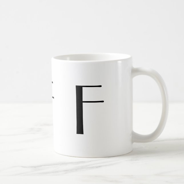 Moderne Kaffee-Schwarzweiss-Tasse des Monogramm-F Kaffeetasse (Rechts)