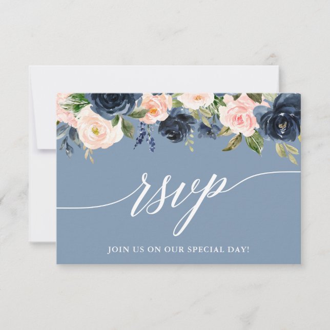 Moderne Kalligrafie Dusty Blue Pink Floral RSVP Karte (Vorderseite)
