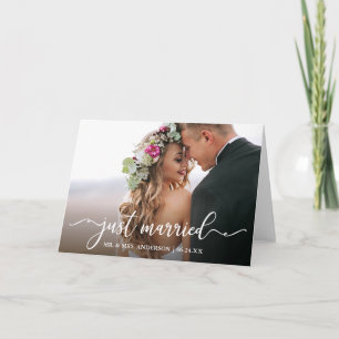 Moderne Kalligrafie nur verheiratet Hochzeitsszena Ankündigung