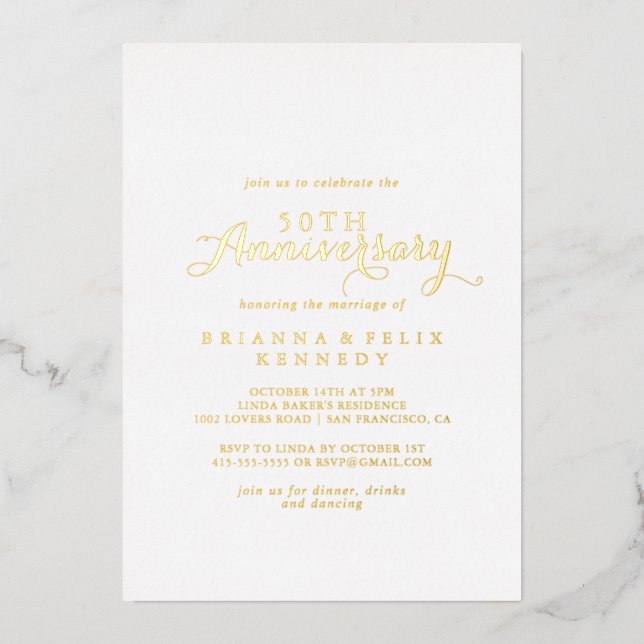 Moderne Kalligraphie 50. Hochzeitstag Gold Folieneinladung (Vorderseite)