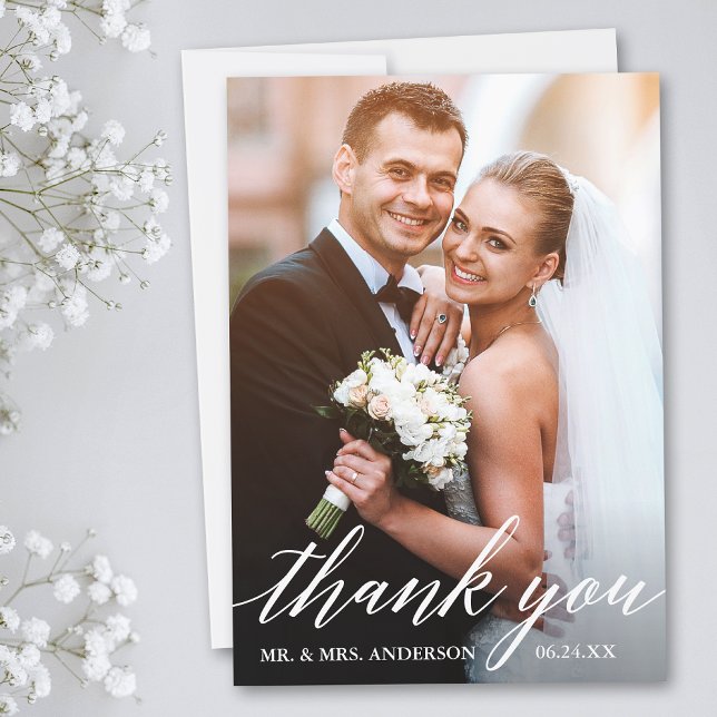 Moderne Kalligraphie Hochzeitbricht und Groom-Foto Dankeskarte (Customize to add text or more photos to back of card.)