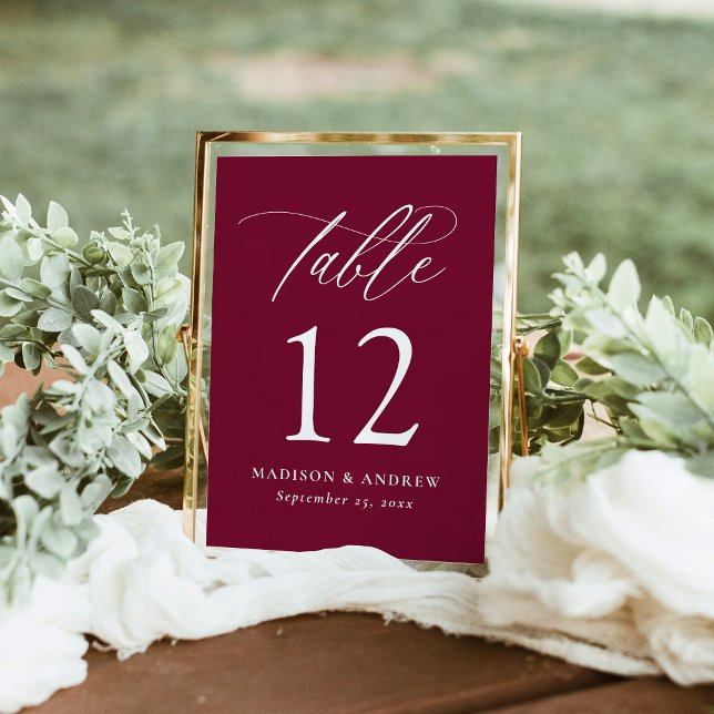 Moderne kalligraphische Tischnummer Burgundy Weddi (Von Creator hochgeladen)