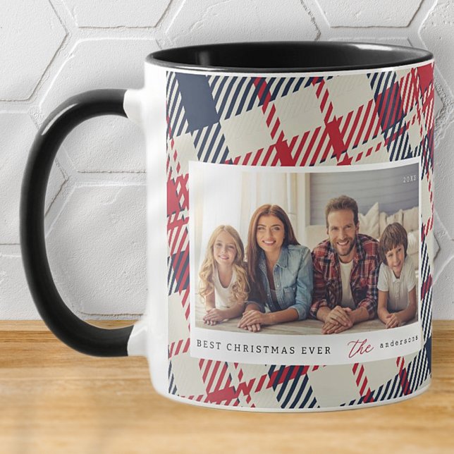Moderne Karierte Weihnachtsfamilie Tasse (Von Creator hochgeladen)