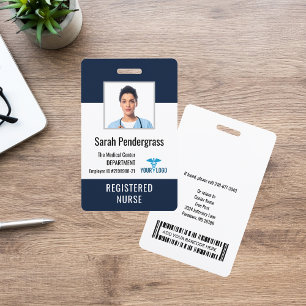 Moderne Krankenpfleger-ID im Medizinischen Zentrum Ausweis