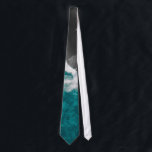 Moderne künstlerische aquamarine blaues krawatte<br><div class="desc">Wandeln Sie Ihre Art mit diesem modischen Entwurf um. Er kennzeichnet künstlerischen und modernen aquamarinen blauen und grauen schwarzen Ozeanstrandwellen, Druck, der irgendeinen Panache und modernen Flair Ihrem persönlichen Inventar der Zusätze und der Modeprodukte hinzufügt, oder, wenn dieser Entwurf einen Freund oder eine Familie illustriert, würde sie ein großes Geschenk...</div>