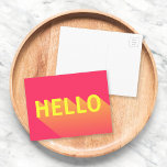 Moderne, lebendige Typografie in Rosa und Gelb Postkarte<br><div class="desc">Mit dieser farbenfrohen rosafarbenen Karte mit einem modernen abstrakten Design eines gelben "Hallo" mit einem langen Schattengradienten senden Sie Familie und Freunden einen fröhlichen Hallo. *Bitte beachten Sie,  dass das Zazzle-Wasserzeichen,  das in der Zoomvorschau angezeigt wird,  NICHT auf dem gedruckten Endprodukt erscheint. © Rosewood and Citrus</div>