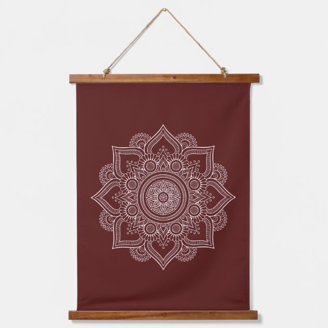 Moderne Leinwand Burgundy Red Geometric Mandala Wandteppich Mit Holzrahmen (Vorderseite)