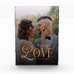 Moderne Liebe Benutzerdefinierte Hochzeitsfoto-Paa Fotoblock<br><div class="desc">Feiern Sie Ihre Liebesgeschichte mit diesem modernen Liebes-Custom-Hochzeitsfoto-Paar-Monogramm-Druck — einem zeitlosen Erinnerungsstück,  das Ihren Lieblingsmoment in elegante Heimdekoration verwandelt. Mit Ihrem gewählten Foto,  gepaart mit einem sauberen,  zeitgenössischen Monogramm,  ist dieses personalisierte Kunstwerk das perfekte Geschenk für Hochzeiten,  Verlobungen,  Jahrestage oder eine romantische Auffrischung des Zuhauses.</div>