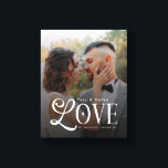 Moderne Liebe Benutzerdefinierte Hochzeitsfoto-Paa Leinwanddruck<br><div class="desc">Verwandeln Sie Ihr Lieblings-Hochzeits- oder Verlobungsfoto in ein atemberaubendes Wandkunstwerk mit diesem modernen Love Custom Wedding Photo Couples Monogram Canvas Print. Entworfen mit sauberen Linien,  moderner Typografie und einem eleganten Monogramm,  verwandelt diese Leinwand Ihren besonderen Moment in ein bedeutungsvolles Dekorationsstück,  das elegant,  intim und für immer stilvoll wirkt.</div>