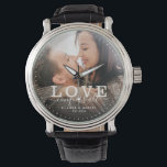 Moderne Liebe erobert alle Hochzeitsskripte des Fo Armbanduhr<br><div class="desc">Moderne schicke Foto-Uhr mit handgeschriebenem Drehbuch und modernem Typografie-Lesen:" Liebe erobert alles "neben Ihren individuellen Namen und Hochzeitstag. Personalisieren Sie mit Ihrem bevorzugten Foto und Informationen. Gutes Geschenk für Neuvermählte oder Valentinstag!</div>