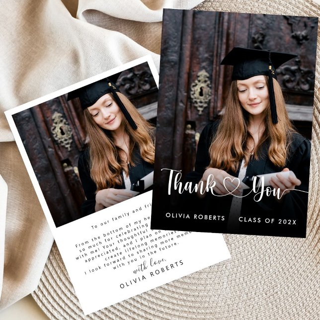 Moderne Liebe Heart Script Class of 2024 Abschluss Dankeskarte (Von Creator hochgeladen)