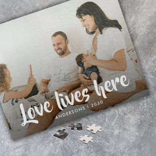 Moderne Liebe lebt hier Familienfoto-Datum Andenke