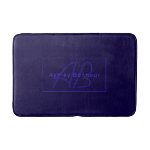 Moderne Lila Farben   Cooler Name und Monogramm Badematte