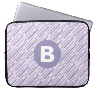 Moderne Lila-Lila-Diagonalstreifen-Monogramm Laptopschutzhülle