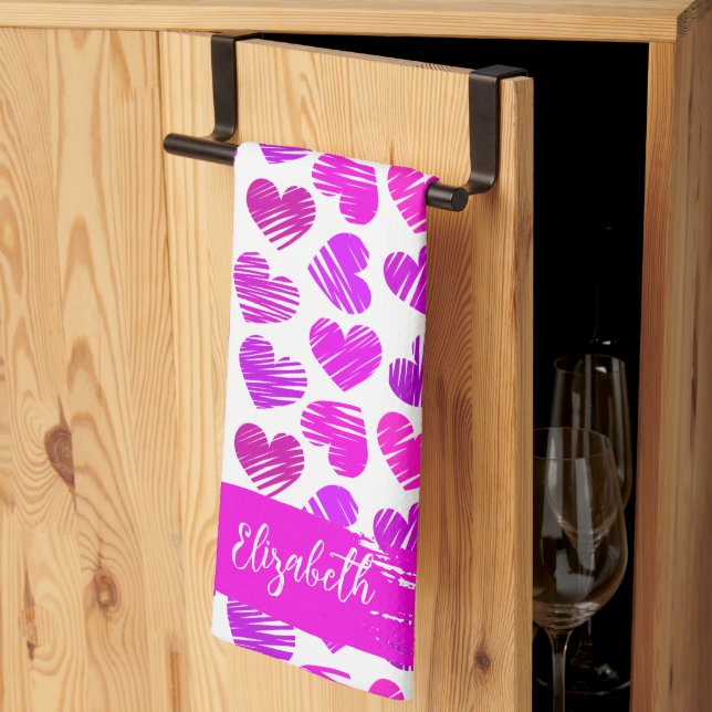 Moderne Lila rosa Doodled Hearts Valentine Name Geschirrtuch (Drittel gefaltet)