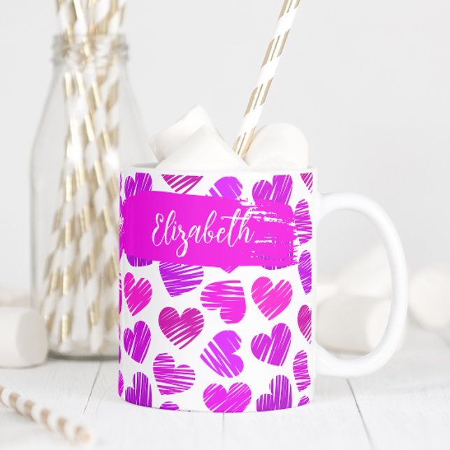 Moderne Lila rosa Doodled Hearts Valentine Name Kaffeetasse (Von Creator hochgeladen)