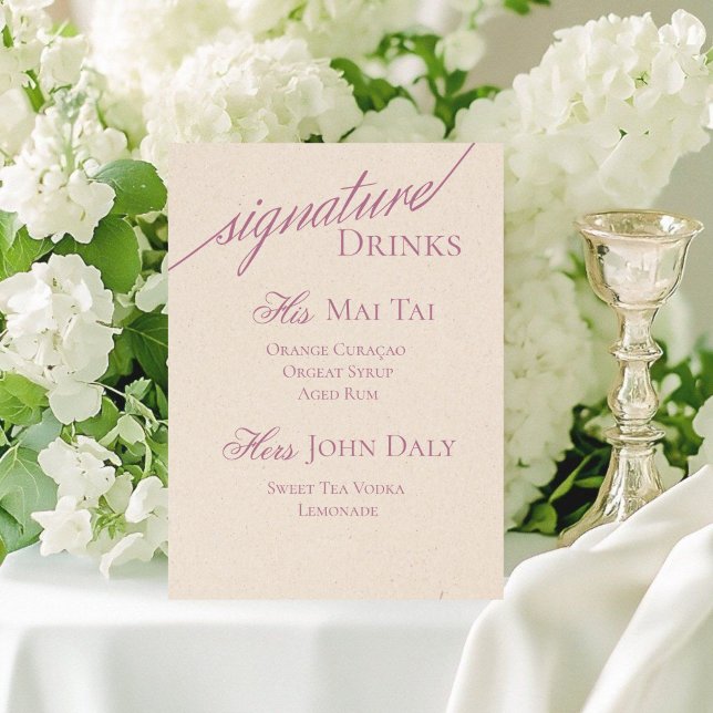 Moderne Lila Signature-Cocktail-Hochzeit Sockelschild (Elevate your wedding bar or special event with this modern serif signature cocktails sign!)