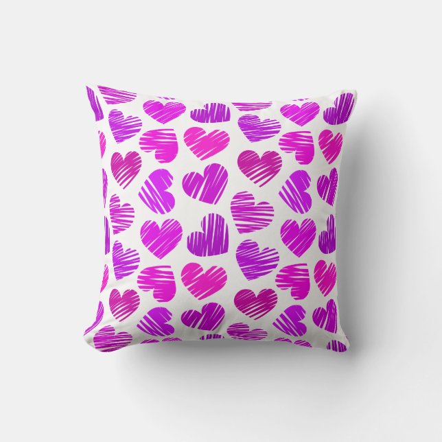 Moderne Lila und rosa Doodled Hearts Valentine Kissen (Vorderseite)