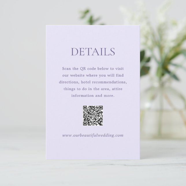 Moderne Lilac QR Code Elegante Hochzeit Begleitkarte (Stehend Vorderseite)