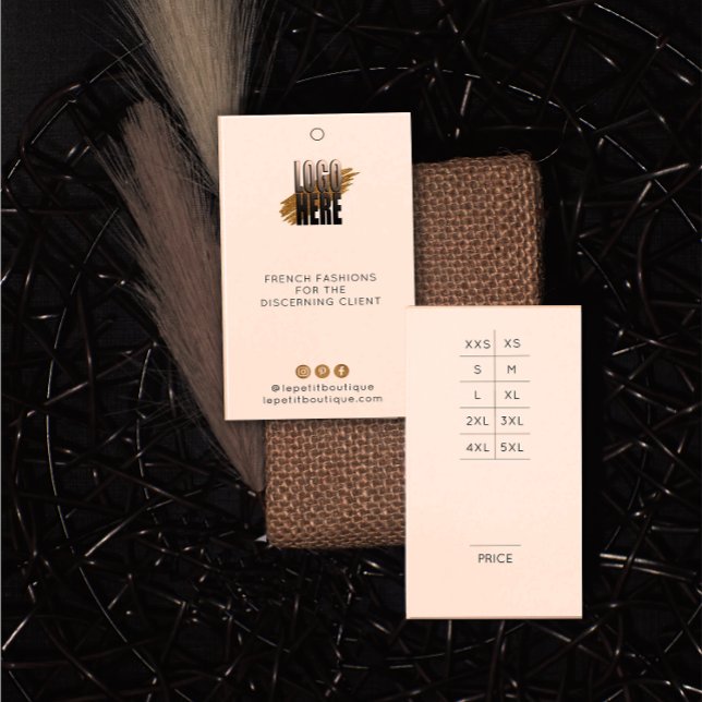 Moderne Logo-Bekleidungspreise mit Größenübersicht (Von Creator hochgeladen)