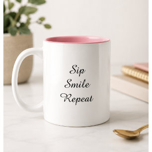 Moderne lustige trendige Typografie Trinken Lächel Zweifarbige Tasse