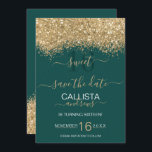 Moderne Luxus Gold Green Glitzer Confetti Sweet 16 Save The Date<br><div class="desc">Die elegante, glamouröse und moderne 16 . Geburtstag Geburtstagsparty Save the Date ist perfekt für das zeitgenössische und stilvolle junge Teenager. Es verfügt über ein Imitat gedruckt Gold funkelnd Glitzer Konfetti gesprenkelt Farbe Block auf einem einfachen smaragdgrünen Hintergrund mit einer Zahl "16" in einem passenden dunklen Smaragd. Dieses schicke, luxuriöse...</div>