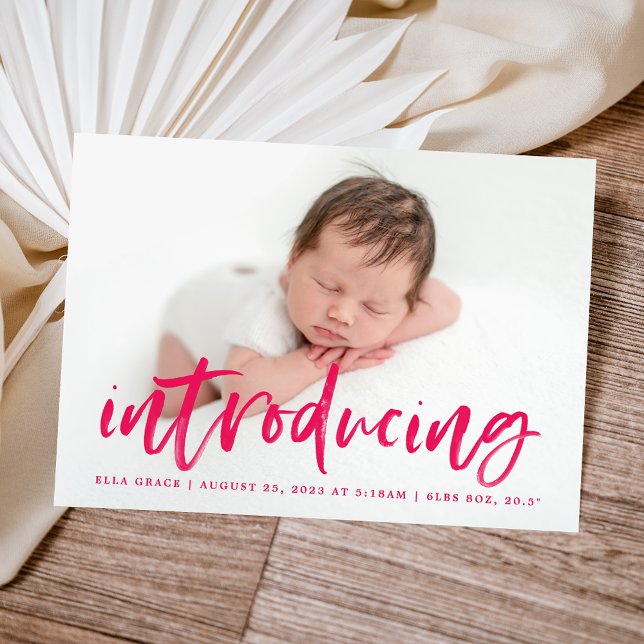 Moderne Magenta-Schrift Einführung in Foto Birth Ankündigung (Von Creator hochgeladen)