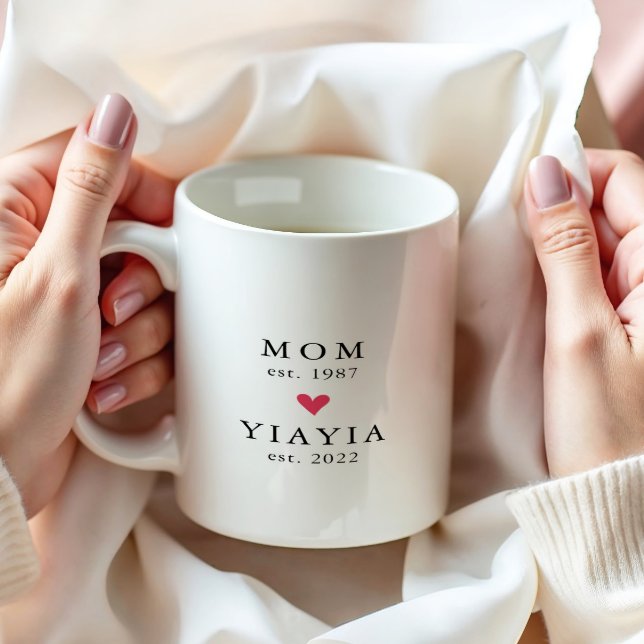 Moderne Mama | Yiayia Jahr Osten. Tasse (Von Creator hochgeladen)