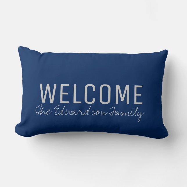 Moderne Marineblau Willkommen Familie mit Monogram Lendenkissen (Vorderseite)