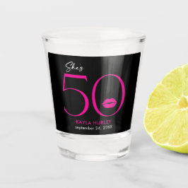 Moderne Minimal Pink Lips Sie ist fünfzig Geburtst Schnapsglas