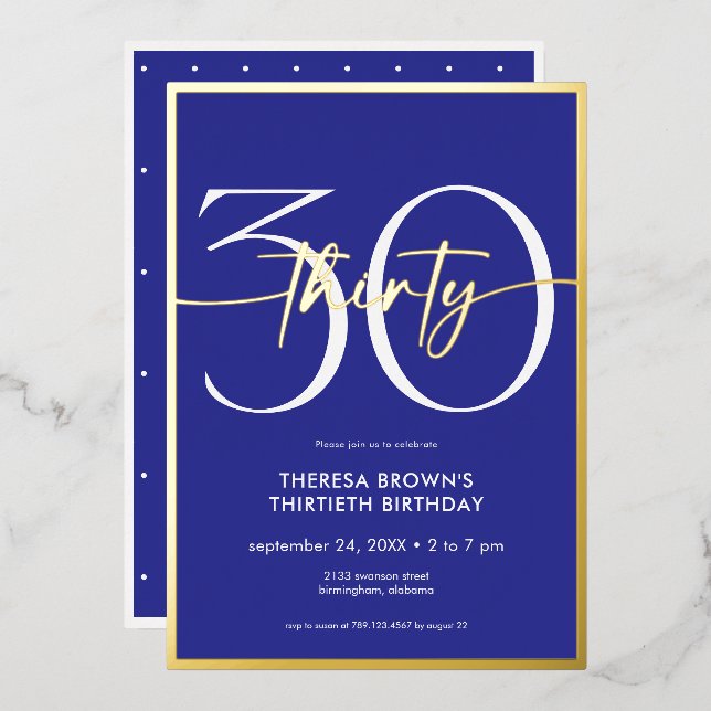 Moderne Minimal Royal Blue Thirty Script Geburtsta Folieneinladung (Vorderseite/Rückseite)
