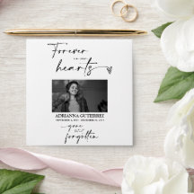 Moderne Minimal Script Seed Packet Gedenkfeier Bee