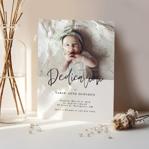 Moderne MinimalCalligraphy Baby Foto Dedication Einladung