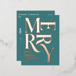 Moderne minimale aquamarine Weihnachten Folien Feiertagspostkarte<br><div class="desc">Moderne minimale traditionelle Retro Vintage Grafik Typografie aquamarin fröhliche Weihnachtskarte. Teil einer kühnen Ferienkollektion. Echte Folie fügt eine elegante Designer-Touch hinzu.</div>