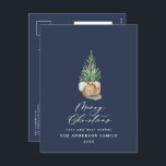 Moderne minimale Aquarellmühle blauen Weihnachten<br><div class="desc">Modernes,  minimales Blattwerk Weihnachtsbaum fröhliche Weihnachtskrippe Weihnachtskarte. Handgemalte Eukalyptus,  minimales Laub und modernes rustikales Rattanfeuer verleihen dieser Ferienkarte ein luxuriöses Ambiente. In klassischem Marineblau,  Grüntönen,  Braun und Grauen.</div>
