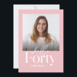 Moderne minimale einfach gürtelrosa 40. Geburtstag Einladung<br><div class="desc">Moderne minimale Typografie einfaches Foto mädchenhaft rosa und weiß 40. Geburtstagseinladung. Teil einer zeitgenössischen Sammlung.</div>