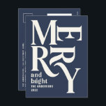 Moderne minimale einfache Marine blau frohe Weihna Feiertagspostkarte<br><div class="desc">Moderne minimale traditionelle Retro Vintage Grafik Typografie marineblaue fröhliche Weihnachtskarte. Teil einer kühnen Ferienkollektion.</div>