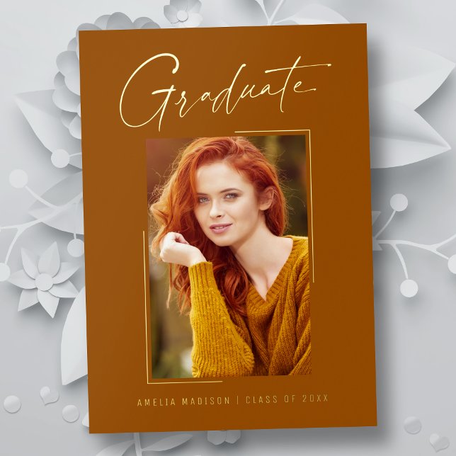 Moderne minimale, einzigartige Ink Script Graduate Folieneinladung (Von Creator hochgeladen)