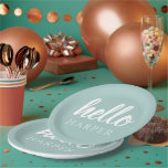 Moderne minimale Grün und Weiß Hallo und Sie nenne Pappteller<br><div class="desc">Moderne minimale Grün und Weiß Hallo und Sie nennen</div>