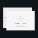 Moderne Minimale Schreibmaschine Gold Herz-Wind Er Save The Date<br><div class="desc">Diese einfache Save the Date Karte für Ihre Geliebtenserneuerung glänzt mit Einfachheit. Moderne Schreibmaschinentypografie und ein zartes Herz in (bedrucktem) Gold,  minimalistisch und dennoch elegant.</div>