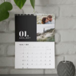 Moderne minimalgraue Multi-Foto-Familie Kalender<br><div class="desc">Moderner minimalgrau-weißer Multi-Foto Familienkalender. Eine stilvolle,  mutige Art,  Ihre Familienfotos zu zeigen.</div>