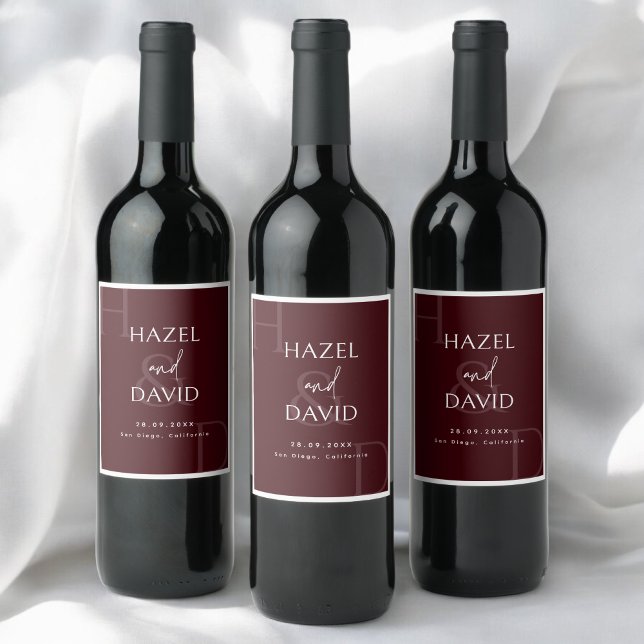 Moderne minimalistische burgunderrote Monogramm-Ho Weinetikett (Modern minimalist burgundy monogram wine label adds a rich, personalized touch to tables.)