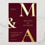 Moderne Minimalistische Burgundy Gold Monogram Wed Folieneinladung<br><div class="desc">Moderne Minimalistische Burgund Gold Foil Hochzeitseinladung. Enthält fett formatierte Monogramm-Typografie und minimales grafisches Design. Personalisieren Sie Text mit allen Details Ihres besonderen Tages.</div>