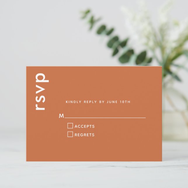 Moderne Minimalistische Burnt Orange Terracotta We RSVP Karte (Stehend Vorderseite)