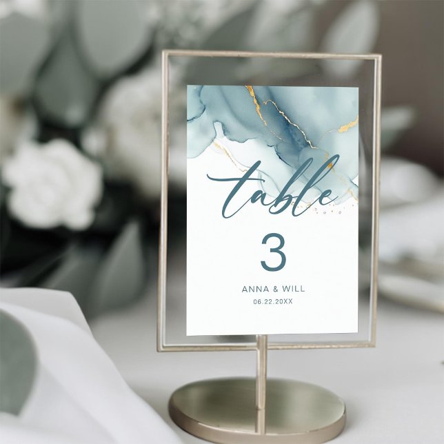 Moderne Minimalistische Dusty Blue Gold Beach Hoch Tischnummer (dusty blue modern beach wedding table number elegant bohemian romantic summer chic gold)