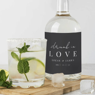 Moderne Minimalistische Hochzeit "Betrunken in Lie Alkoholflaschenetikett