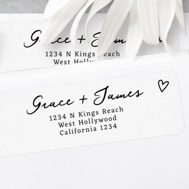 Moderne Minimalistische Hochzeit in Schwarz und We (Modern Black and White Minimalist Wedding Labels from Ricaso. Modern black and white typography)