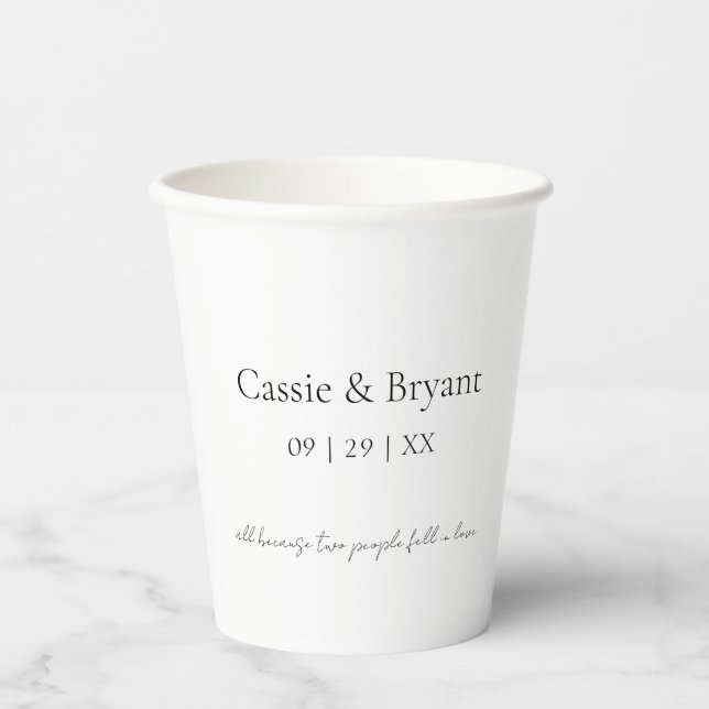 Moderne Minimalistische Hochzeit in Schwarz und We Pappbecher (Vorderseite)