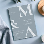 Moderne Minimalistische Hochzeit von Dusty Blue Einladung<br><div class="desc">Moderne Minimalistische,  blaue Hochzeitseinladung. Enthält fett formatierte Monogramm-Typografie und minimales grafisches Design. Personalisieren Sie Text mit allen Details Ihres besonderen Tages.</div>